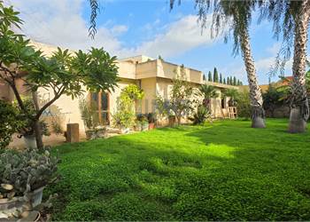 V198 Prestigiosa Villa via Mazara 